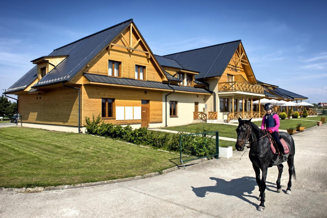 Hotel Rozálka Pezinok Exterior foto