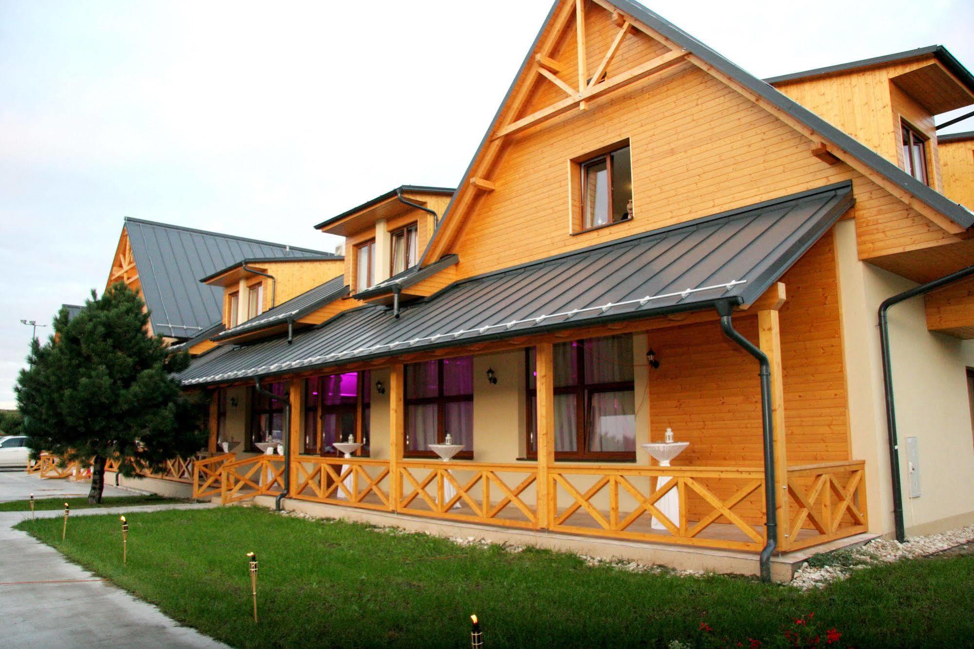 Hotel Rozálka Pezinok Exterior foto